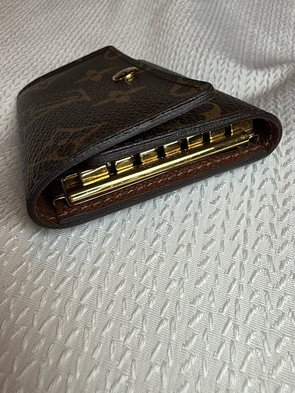 Louis Vuitton Monogram 6 Key Holder - Picture 14 of 15